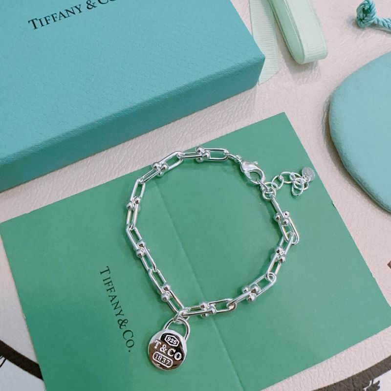 Tiffany bracelet 09yxx85